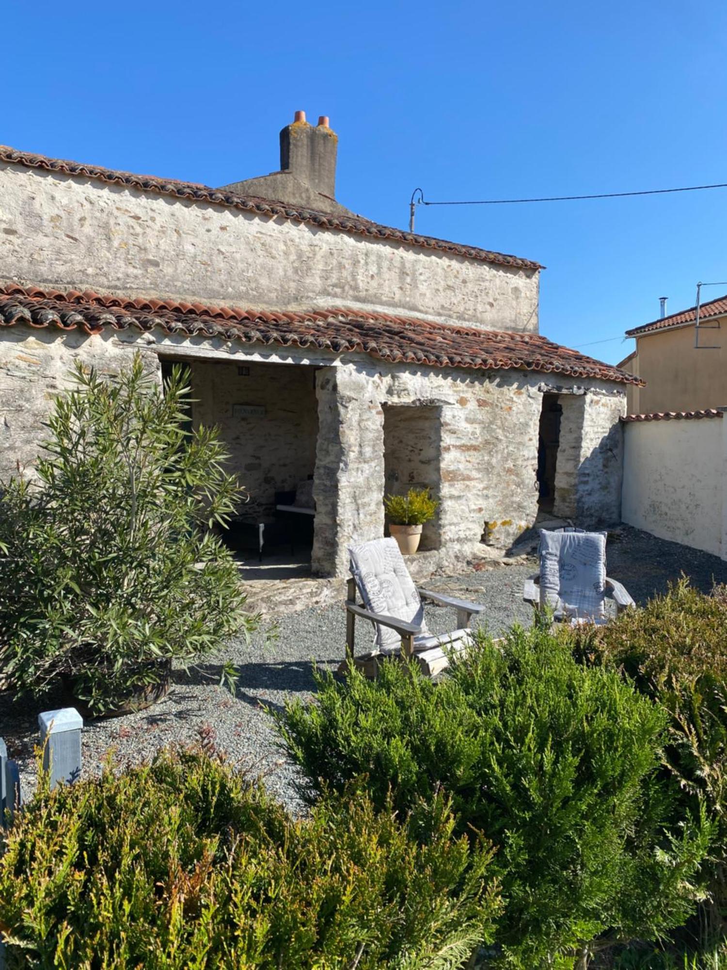 Hostal Les Puvinieres Breuil-Barret Exterior foto